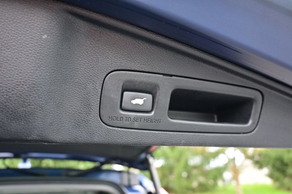 Used 2017 Honda CR-V EX-L image 18