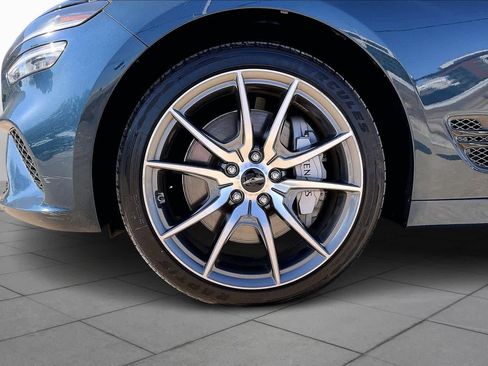 Used 2025 Genesis G70 2.5T image 8