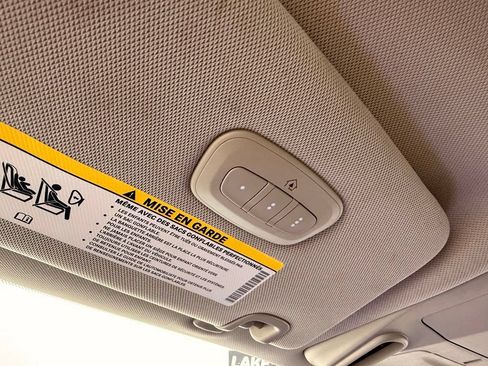 Used 2023 Chrysler Pacifica Limited FWD image 49