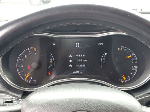 Used 2021 Jeep Grand Cherokee Laredo AWD/4WD image 21