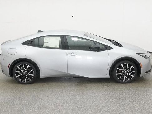 New 2026 Toyota Prius Plug-In Hybrid image 11