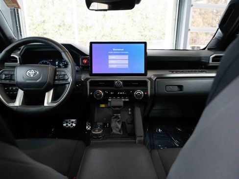 Used 2024 Toyota Tacoma TRD Sport w/ TRD Sport Upgrade Package image 20