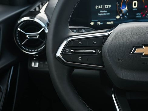 New 2026 Chevrolet Equinox LT w/ Convenience Package II image 21