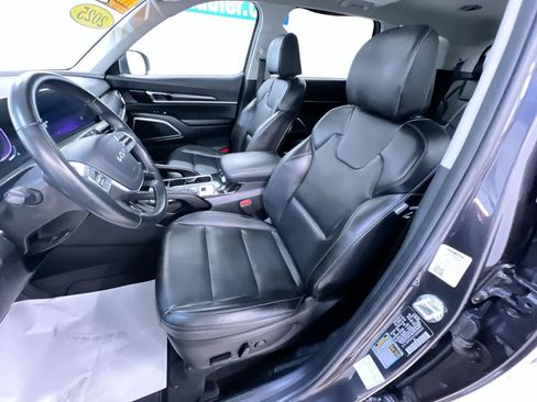 Used 2025 Kia Telluride S FWD image 14