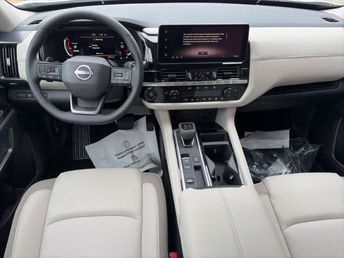 New 2026 Nissan Pathfinder SL image 12