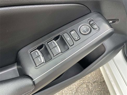 Used 2022 Honda Civic Touring image 18