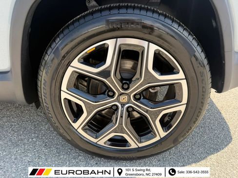 Used 2025 Rivian R1S Adventure AWD/4WD image 28
