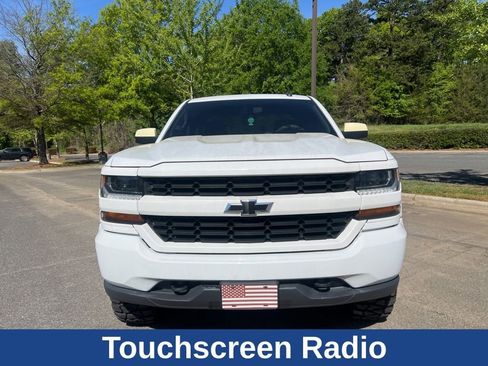 Used 2018 Chevrolet Silverado 1500 Custom w/ Custom Convenience Package AWD/4WD image 4