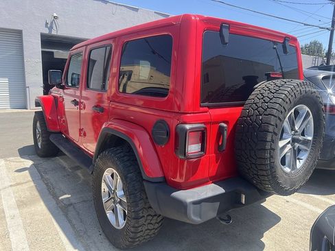 Used 2021 Jeep Wrangler Unlimited Sahara AWD/4WD image 3