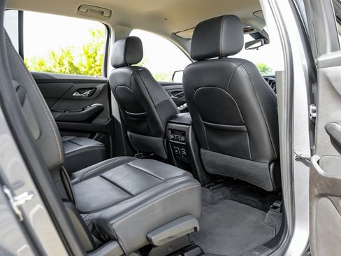 Used 2020 Chevrolet Traverse Premier image 41