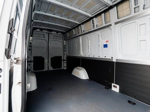 Used 2024 Mercedes-Benz Sprinter 2500 image 29