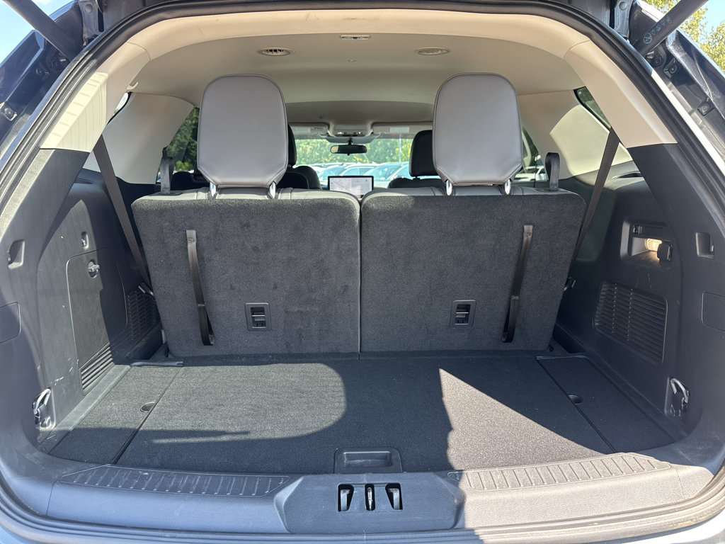 Used 2025 Ford Explorer Active w/ Active Comfort Package RWD image 22