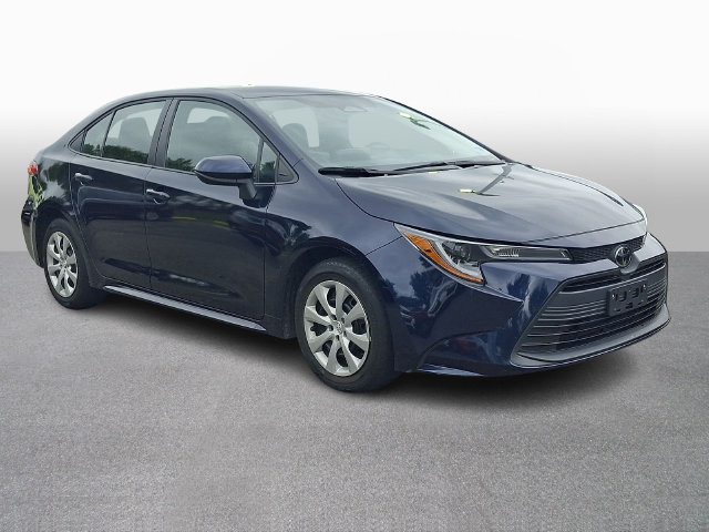 Used 2025 Toyota Corolla LE FWD image 3