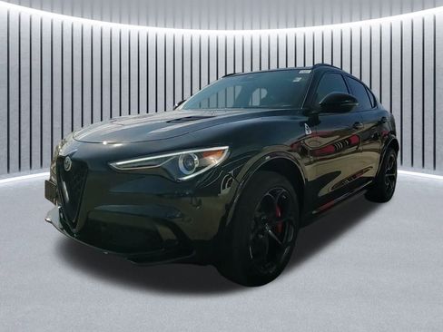 Used 2023 Alfa Romeo Stelvio Quadrifoglio image 18