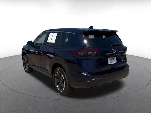 Used 2026 Nissan Rogue SV AWD/4WD image 10
