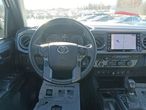 Used 2022 Toyota Tacoma TRD Off-Road image 26