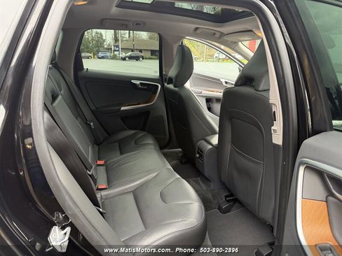 Used 2017 Volvo XC60 T6 Inscription w/ Advanced Package image 12