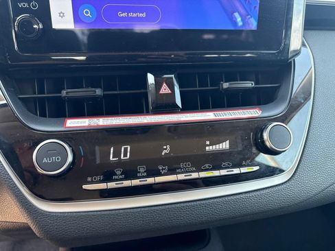 Used 2025 Toyota Corolla LE FWD image 17