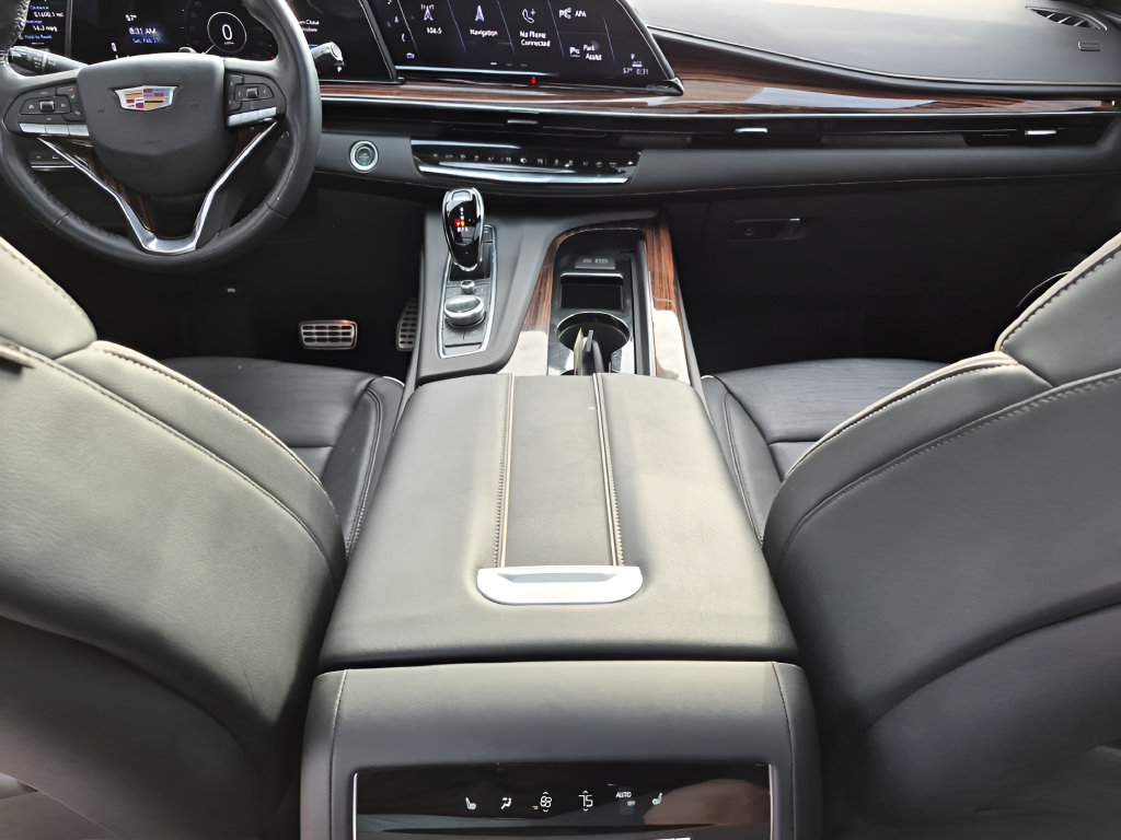 Used 2024 Cadillac Escalade ESV Premium Luxury w/ LPO, Floor Liner Package AWD/4WD image 22