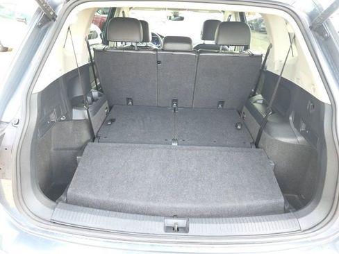 Used 2024 Volkswagen Tiguan SE image 8