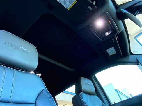 Used 2019 Chevrolet Silverado 1500 High Country w/ High Country Premium Package image 26