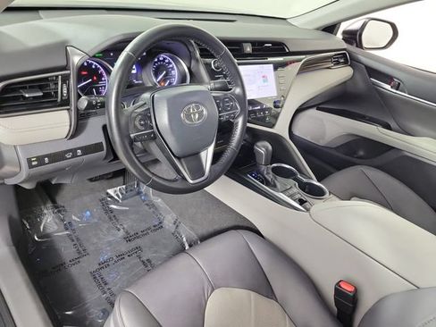 Used 2019 Toyota Camry XLE FWD image 18