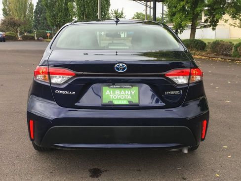 Used 2022 Toyota Corolla LE FWD image 5