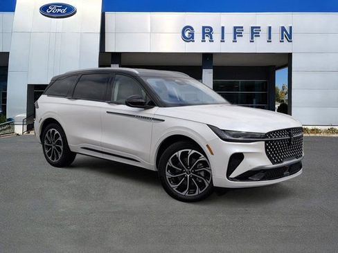 New 2026 Lincoln Nautilus Reserve image 1