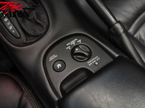 Used 2001 Chevrolet Corvette Convertible w/ Preferred Equipment Group2 image 46