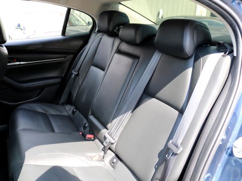 Used 2021 MAZDA MAZDA3 s image 33