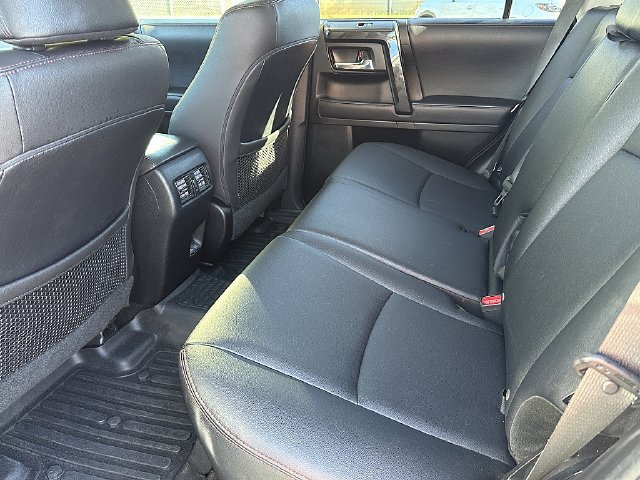 Used 2023 Toyota 4Runner TRD Off-Road Premium AWD/4WD image 18