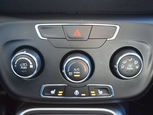 Used 2018 Jeep Compass Latitude w/ Cold Weather Group AWD/4WD image 25