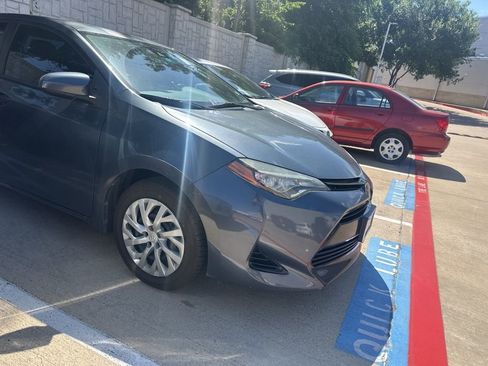 Used 2017 Toyota Corolla LE FWD image 9