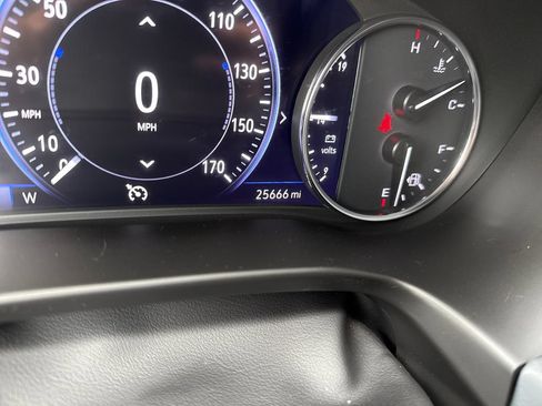 Used 2024 Buick Enclave Premium AWD/4WD image 16