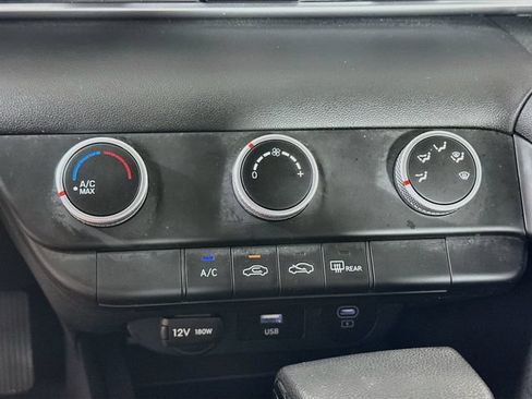 Certified 2025 Hyundai Elantra SE FWD image 19