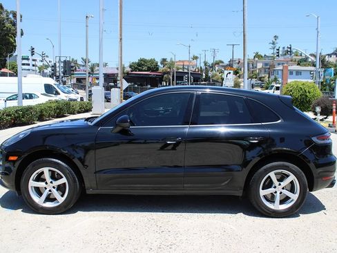 Used 2019 Porsche Macan AWD/4WD image 2