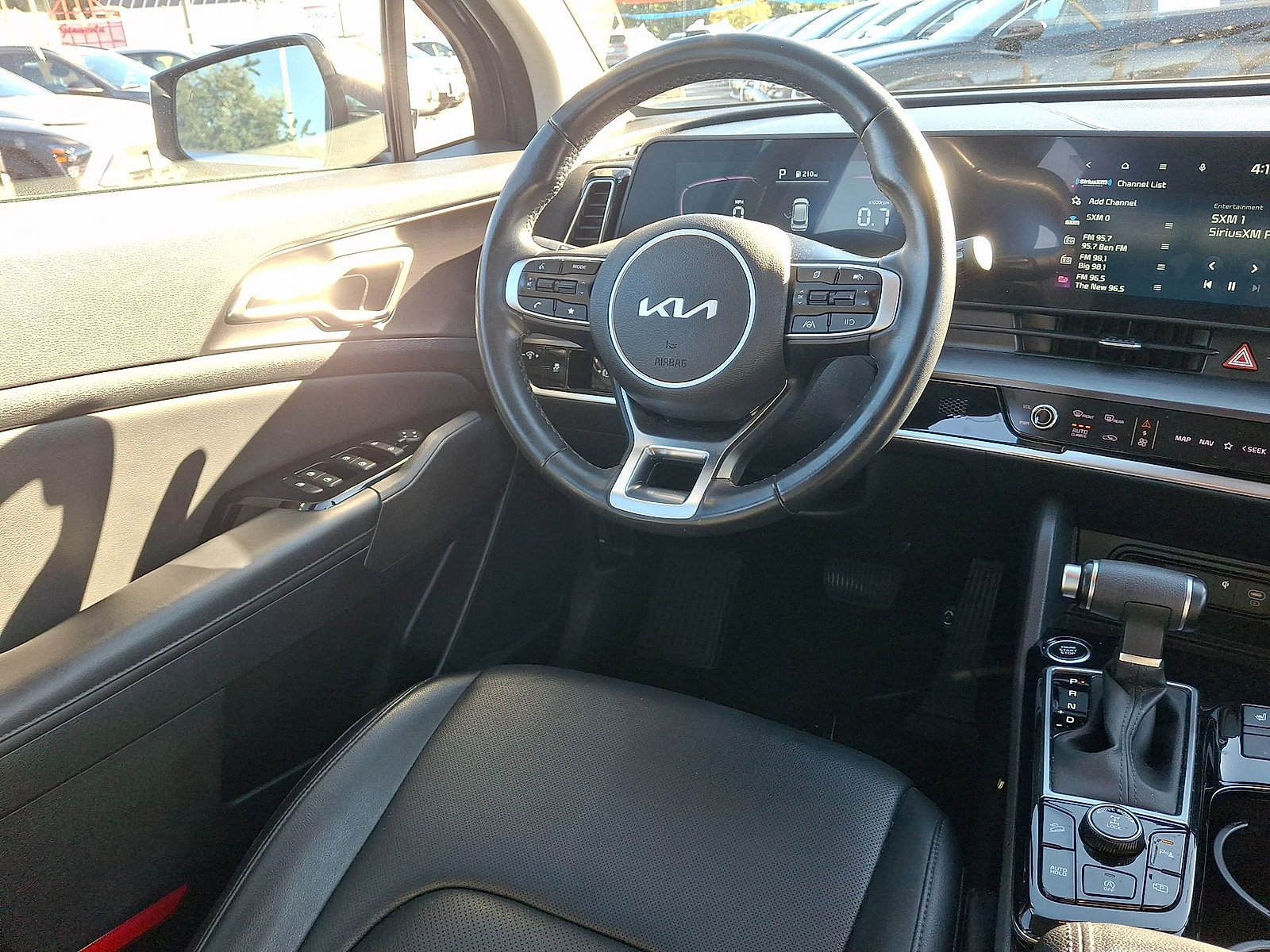 Used 2024 Kia Sportage EX AWD/4WD image 15
