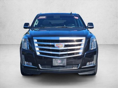 Used 2018 Cadillac Escalade ESV Luxury image 2