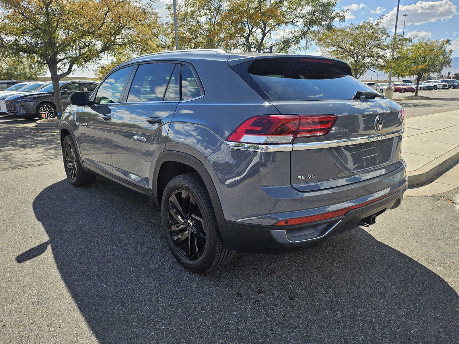 Used 2023 Volkswagen Atlas Cross Sport SE w/ Panoramic Sunroof Package AWD/4WD image 8