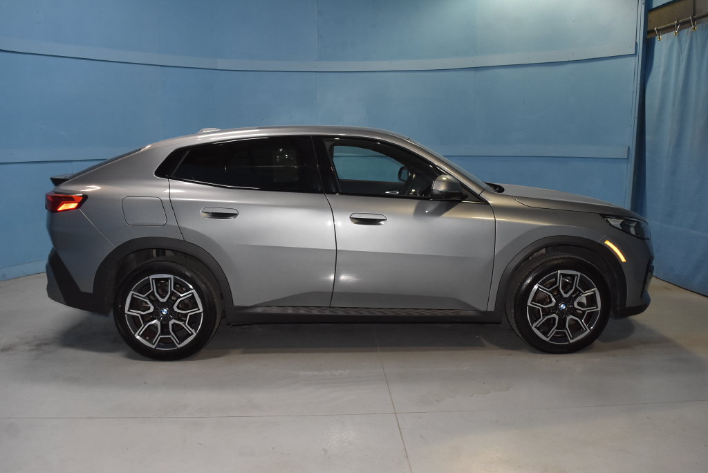 Used 2025 BMW X2 xDrive28i w/ Technology Package AWD/4WD image 19