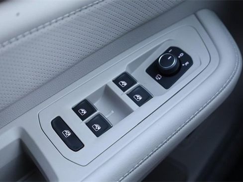 New 2026 Volkswagen Atlas SEL Premium R-Line image 23