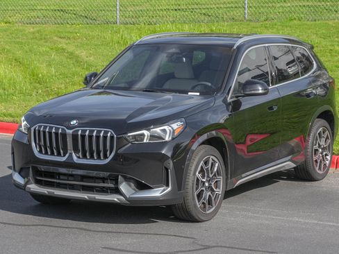Used 2025 BMW X1 xDrive28i w/ Convenience Package AWD/4WD image 5