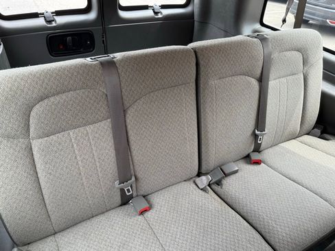 Used 2022 Chevrolet Express 3500 LS RWD image 18