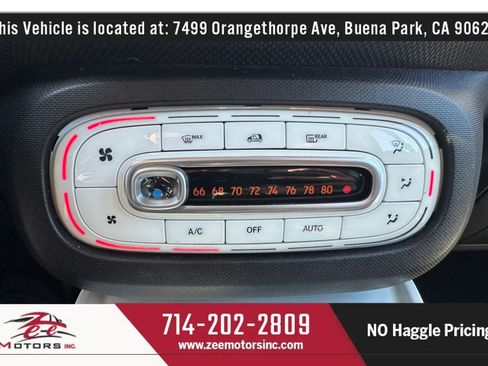 Used 2016 smart fortwo passion RWD image 27