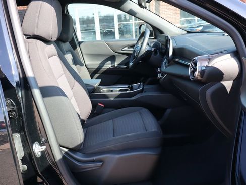 Used 2025 Chevrolet Equinox LT w/ Safety and Technology Package image 41