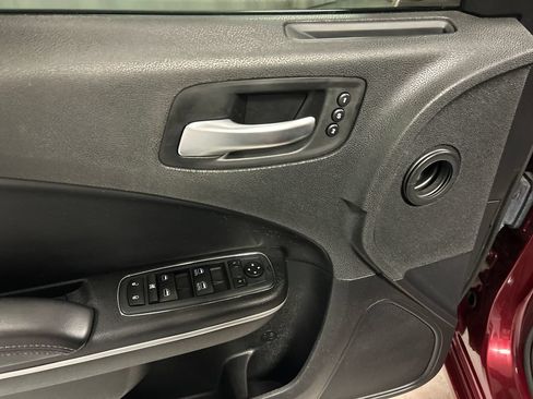 Used 2019 Dodge Charger SXT w/ Leather Interior Group RWD image 14