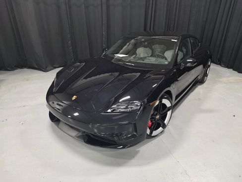 New 2026 Porsche Taycan GTS image 10