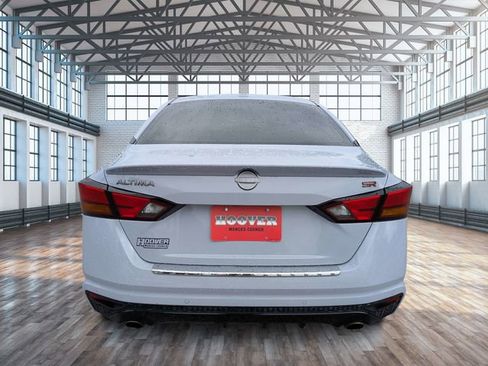 Used 2023 Nissan Altima 2.5 SR FWD image 5