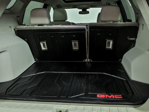 Used 2022 GMC Terrain Denali w/ Denali Premium Package image 8