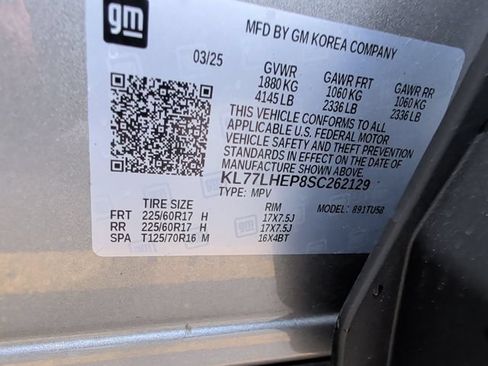 Used 2025 Chevrolet Trax LT FWD image 27